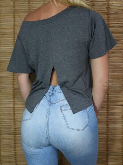 Blusa com abertura nas costas 2